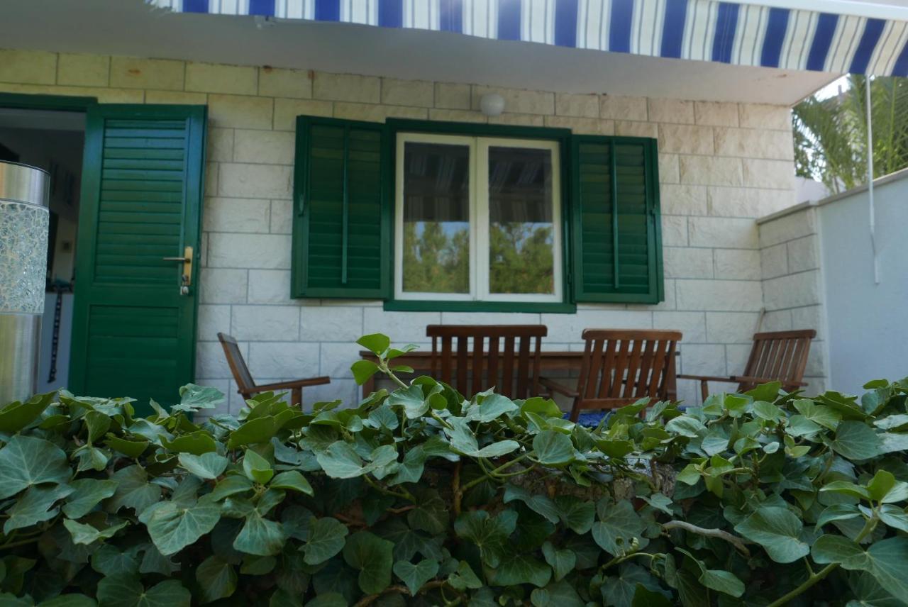 Vacation House "Pave" Повля Екстериор снимка