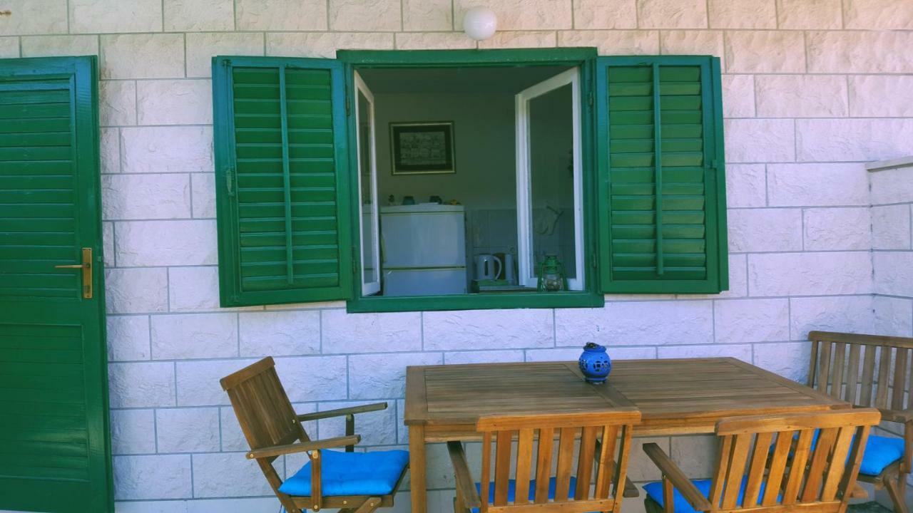 Vacation House "Pave" Повля Екстериор снимка